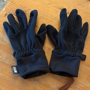 REI kids gloves